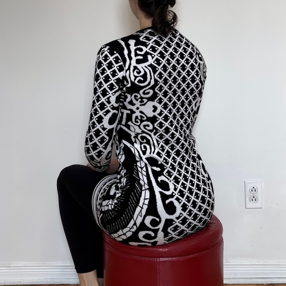 Monochromatic tunic for cold weather - Picture 7 of 9